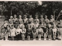 1959-60 Klášter nádvoří, 2.A, učitelka M. Novotná